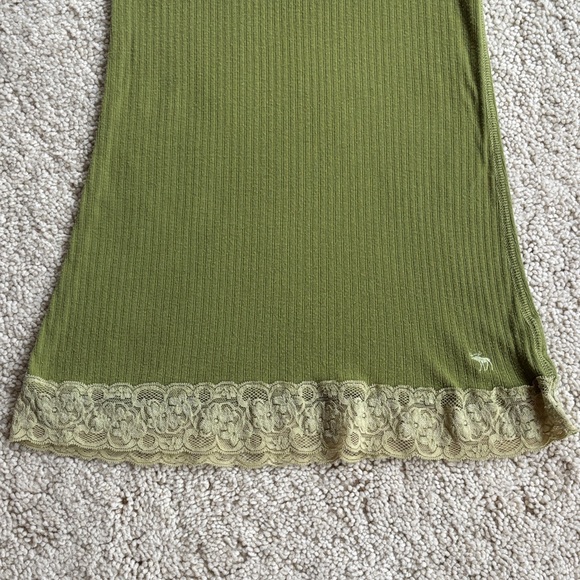 Vintage Abercrombie & Fitch Olive Camisole with Lace Detail - Picture 4 of 7